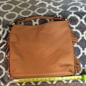 Large tote with fringe